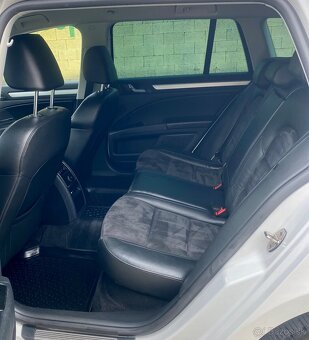 ŠKODA SUPERB 2 2.0 TDI DSG 125KW 4X4  COMBI - 15