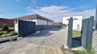 Kvalitná novostavba  5-i rodinného domu, 156 m², Hýľov - 15