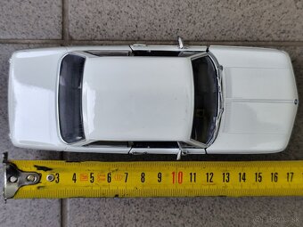 Predám BMW 2002 ti - NOVÝ, KOVOVÝ MODEL ( OTVÁRATEĽNÉ DVERE - 15