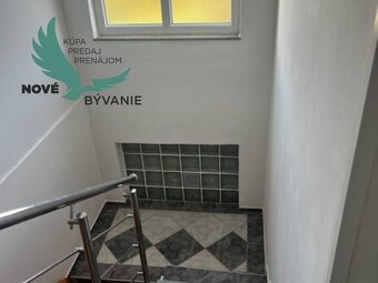 Na predaj dom s 3 apartmánmi len 250m od mora, Chorvátsko -  - 15
