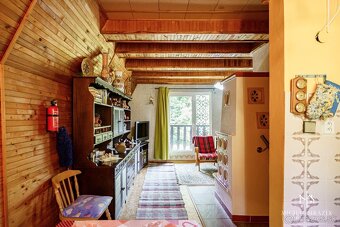 Ponúkame Vám exkluzívne na predaj rekreačnú chatu v časti Lá - 15