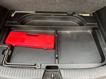 Mazda 3 1.6i. 77kW rok 2005 - 15