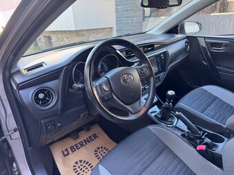 Toyota Auris Touring Sport 1.6 VVT 2016 POJAZDNÉ - 15