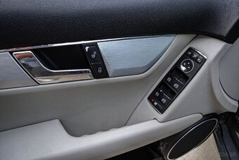 Mercedes-Benz C trieda Kombi 220 CDI Avantgarde - 15