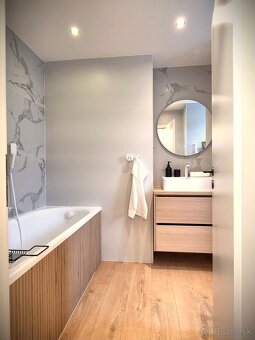 Krásny dizajnový 2,5 izbový byt v centre mesta - 15