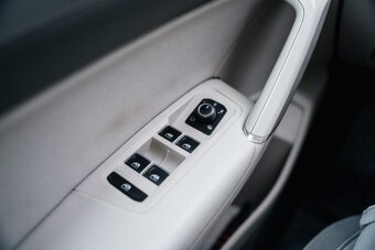 Volkswagen Touran 2.0 TDI DSG Comfortline - 15