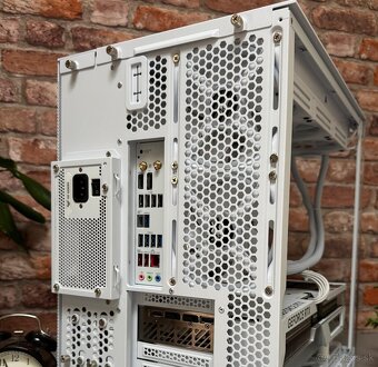 Ryzen 9 9900X3D\32GB\RTX 4080S\SSD\1000W Zdroj - 15