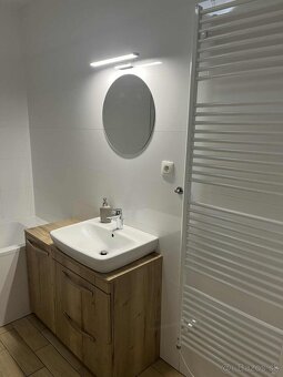 Moderný 2-izbový kompletne zariadený byt s loggiou a parkova - 15