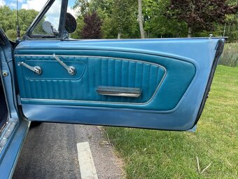 Ford Mustang Cabriolet z roku 1965 - 15