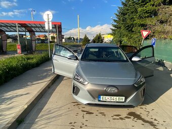 Hyundai Ioniq Electic 28kwh Premium SE, BEV, Super stav - 15