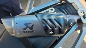 Na  predaj Nový  ladený  univerzálny moto  výfuk  akrapovič - 15