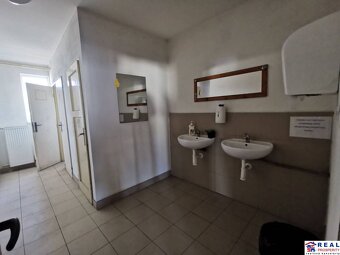 STROJNÍCKA:  SKLAD č.4 - 228 m2,sociálne záz.,kanc.+spev. pl - 15