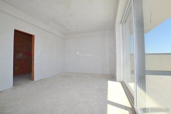 STREŠNÝ 3 izbový byt s terasou a dvoma garážovými státiami - 15