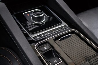Jaguar F-Pace 2.0D 132kw 4x4 AT/8 2018 - 15
