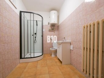 REZERVOVANÉ Čiastočne zrekonštruovaný 4 izbový rodinný dom - - 15