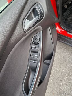 FORD FOCUS Kombi Titanium - 15