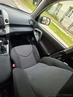 Toyota RAV4 2.0 benzín 2WD 9/2011 pôvod SR - 15