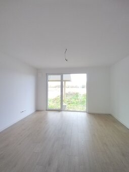 NA PREDAJ NOVOSTAVBA V ZLATÝCH MORAVCIACH - 15