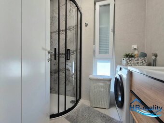 Novalja – nádherne zariadený apartmán neďaleko pláže - 15