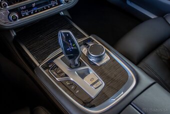 BMW 7 730D - 15
