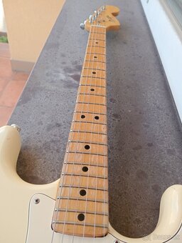 52 až 55 ročná vintage Maya Stratocaster (70. roky) - Japan - 15