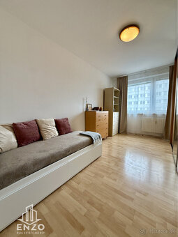 PRENÁJOM: Priestranný 4-izbový byt s výhľadom na hrad v cent - 15