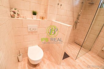 Kompletne zrekonštruovaný priestranný 5-izbový rodinný dom v - 15