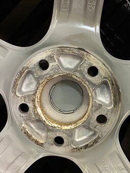 5x120 R16 7J ET34 + 205/55 R16 Michelin zimné - 15