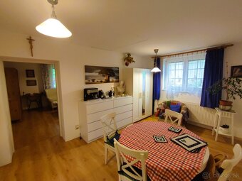 Ponúkame na predaj rodinný dom v obci Hrádok - 15