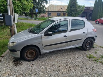 Predám peugeot206 na náhradné diely - 15