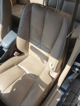 Mitsubishi Galant VIII interiér - 15