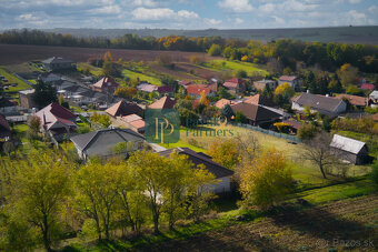 Predaj krásny zariadený 4 izbový rodinný dom, bazén, 760m2 p - 15