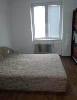 Ponúkame Vám na predaj priestranný 2i byt v lukratívnej loka - 15