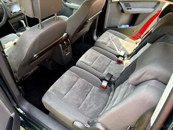 Volkswagen Touran 2.0 TDi DSG Highline - 15