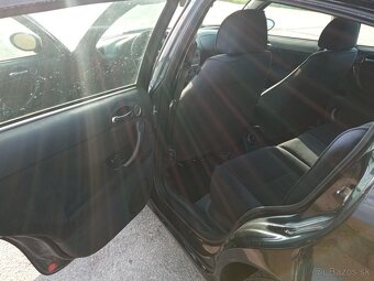 Predám Alfa Romeo 147 1.6 benzín 77kw  r.v.2008 - 15