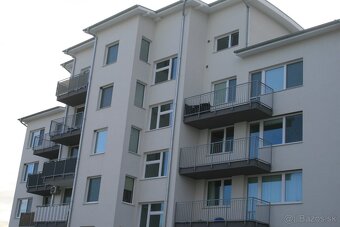 Prenájom  1,5 izb.bytu-Slov.Grob- s par.statím od majiteľa. - 15