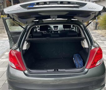 Peugeot 207 1.4 54kw M6  2009 126 300km - 15