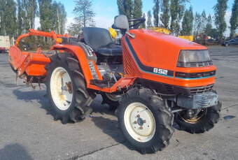Traktor Kubota B52 z roku 1998 - 15
