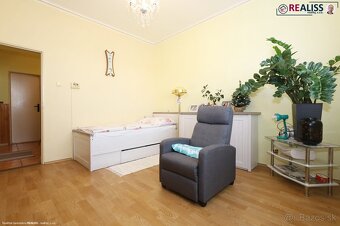 Rodinný dom s veľkým pozemkom, súkromím a pohodlím - 15