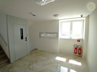 HALO reality - Predaj, trojizbový byt Lučenec, s parkovacím  - 15