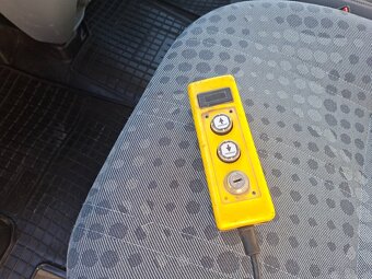 Ford Transit 2,2D- 92KW -7miest - 3stranný vyklápač - 15