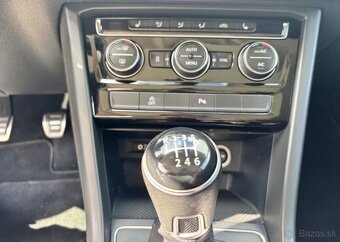 Volkswagen Touran 1.4TSI 110KW,SOUND,WEBASTO,PAN benzín - 15