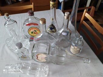 láhve 0,5l s uzávěrem, plucky (placatky) 0,2l - 15