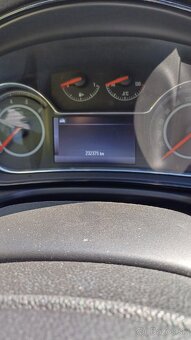 Opel Insignia 2.0 diesel 4×4 automat. - 15