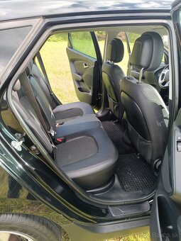 Hyundai ix35 2.0 CRDi 4x4 - 15