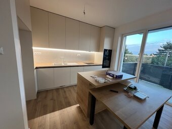 na prenájom 3 izb. byt, Geologická ul. - 15