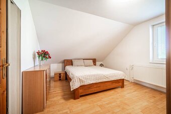 TOREA - 5i RODINNÝ DOM S BAZÉNOM NA PREDAJ - VEĽKÝ GROB - 15
