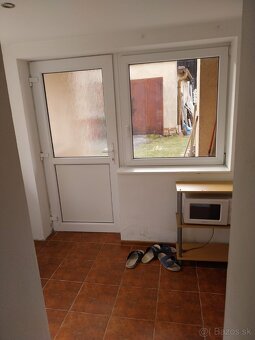 Prízemný byt v rodinnom dome s malo zahradou - 15