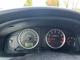 Nissan Almera 1.5 - 15