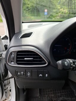 Hyundai i30 combi 1.6 crdi - 15